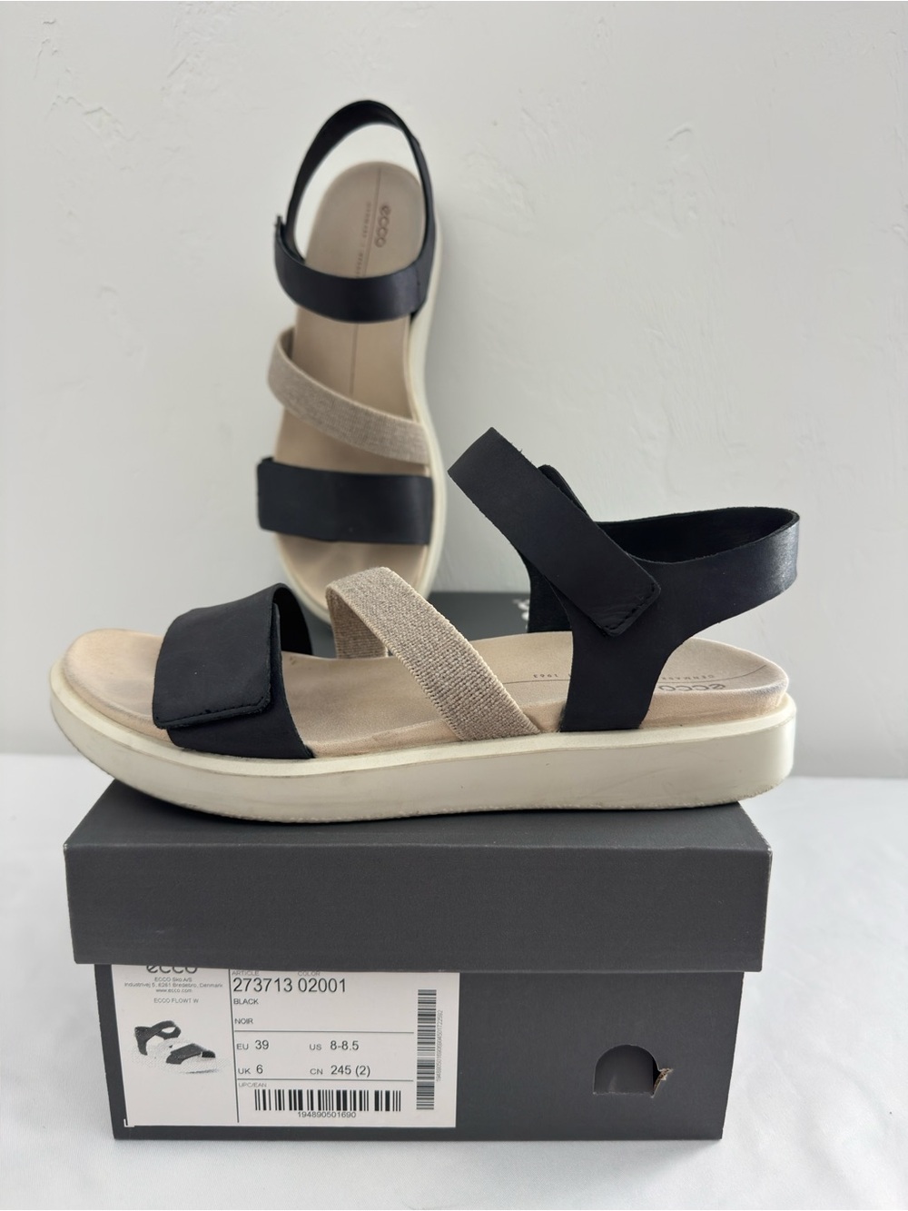 ECCO Flowt Sandals Black Tan 39
